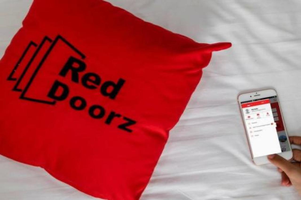Отель Reddoorz Premium @ Bukit Damai Indah Баликпапан Экстерьер фото