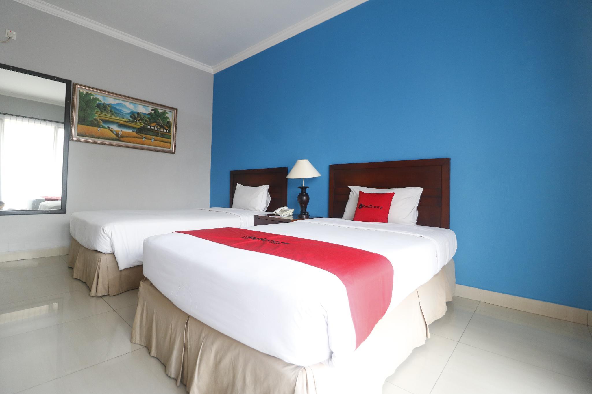 Отель Reddoorz Premium @ Bukit Damai Indah Баликпапан Экстерьер фото