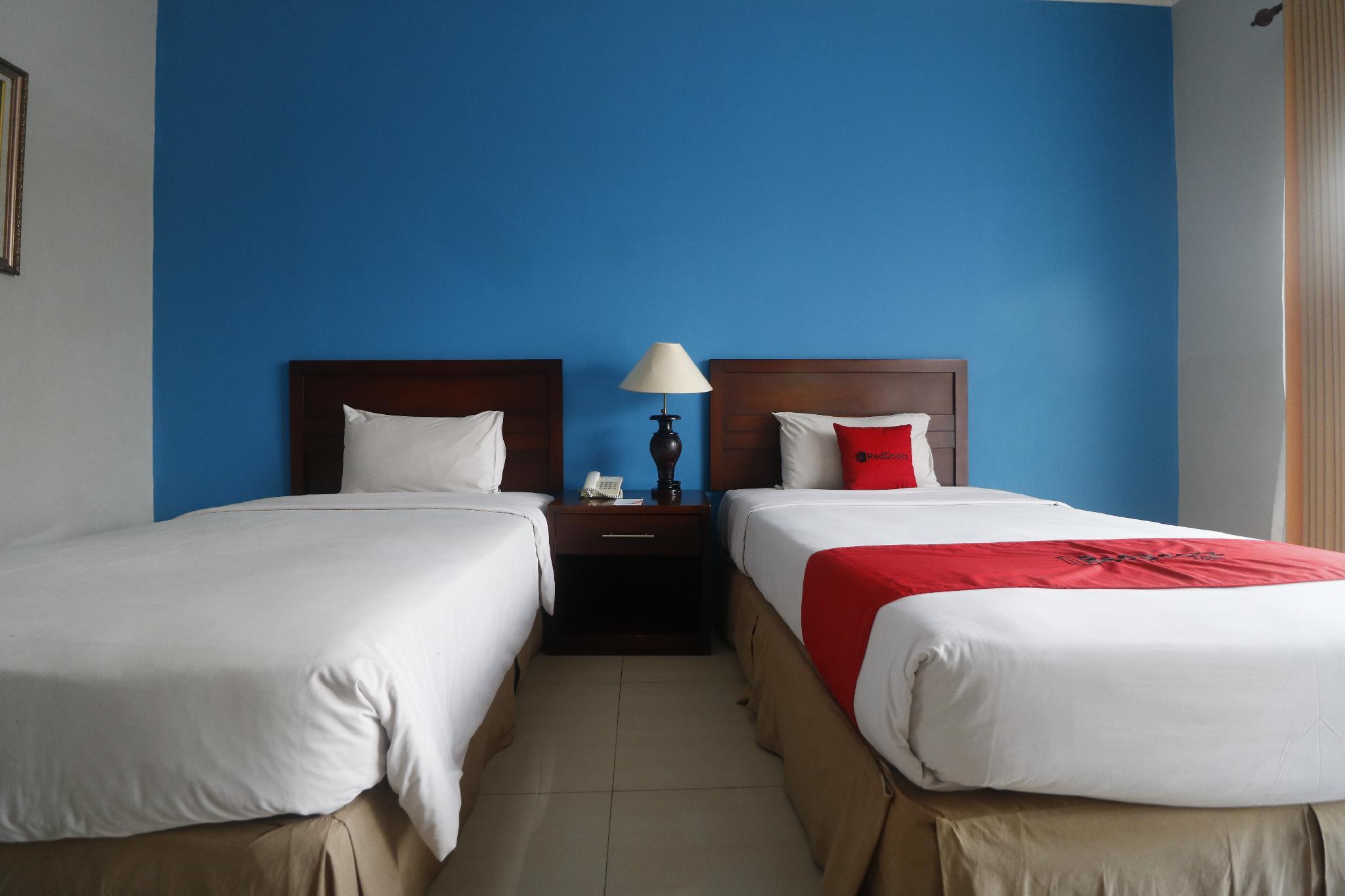 Отель Reddoorz Premium @ Bukit Damai Indah Баликпапан Экстерьер фото