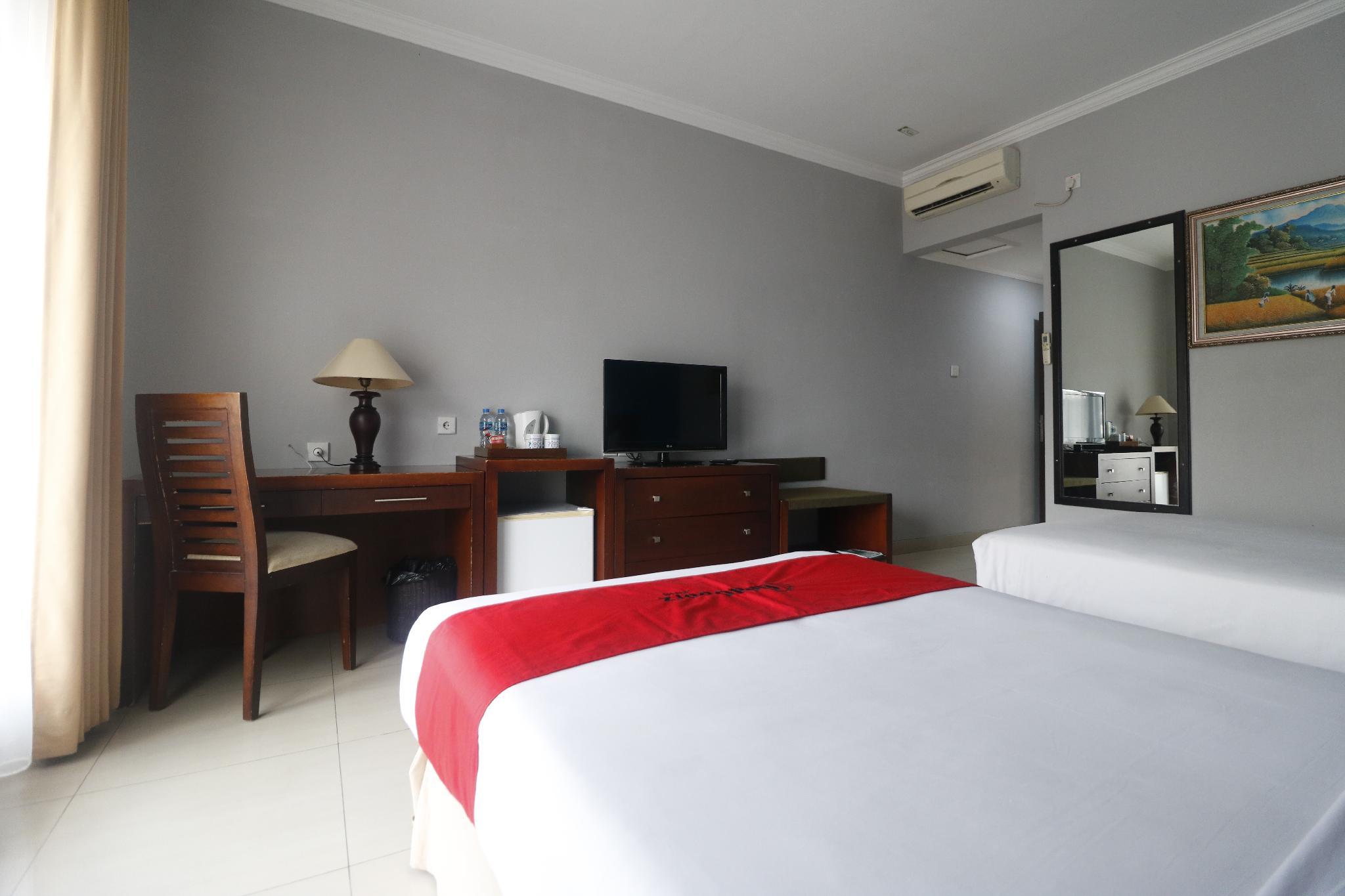 Отель Reddoorz Premium @ Bukit Damai Indah Баликпапан Экстерьер фото