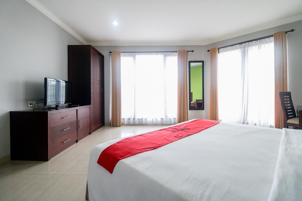 Отель Reddoorz Premium @ Bukit Damai Indah Баликпапан Экстерьер фото